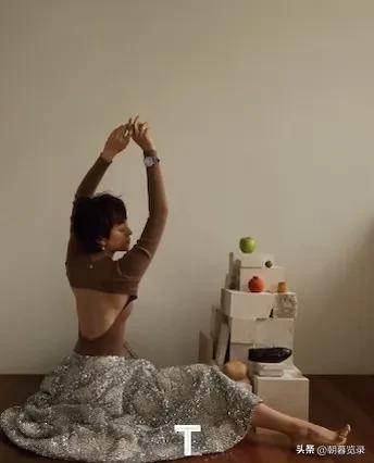 孙俪穿超短上衣秀小蛮腰,孙俪机场最新穿搭图片