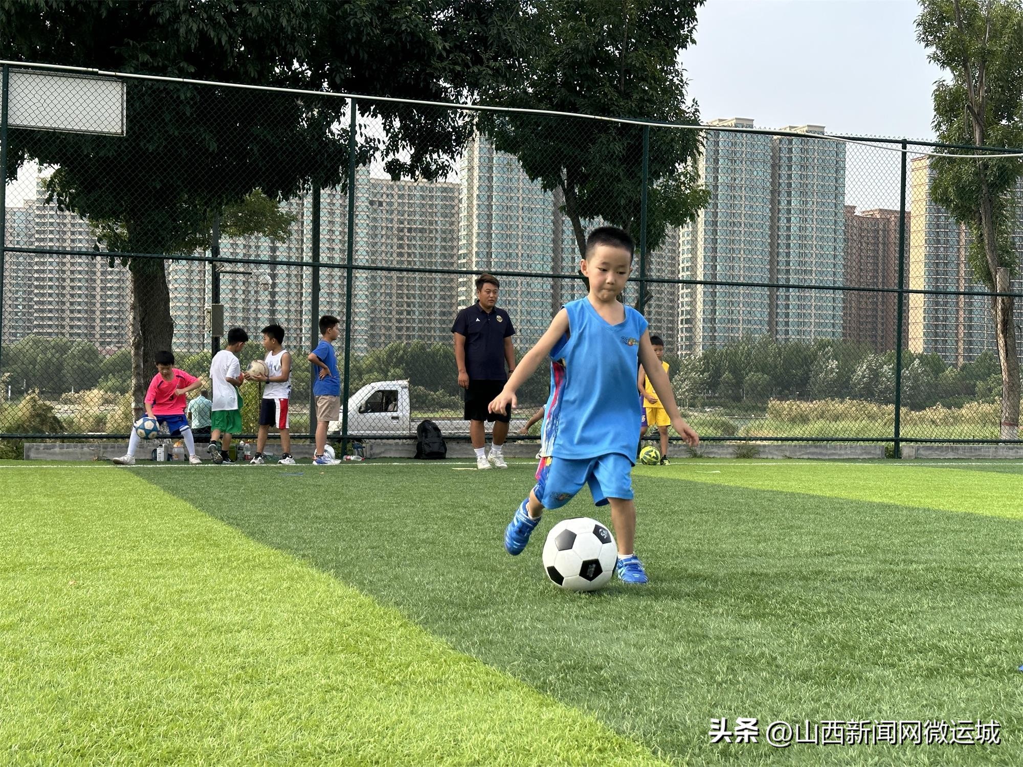 运城足球夏令营,2024年青少年足球夏令营公益