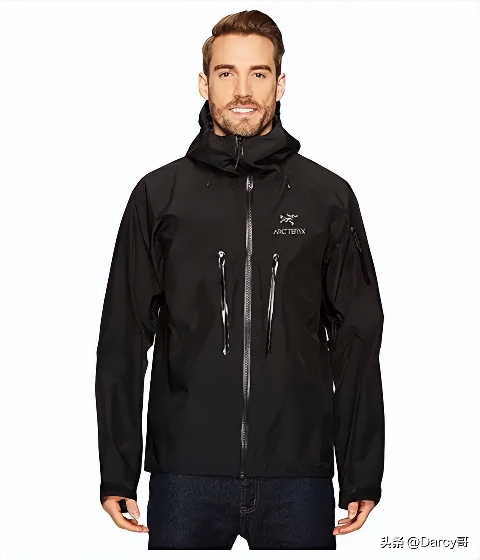 选冲锋衣还是选夹克,除了始祖鸟还有哪些冲锋衣可以买
