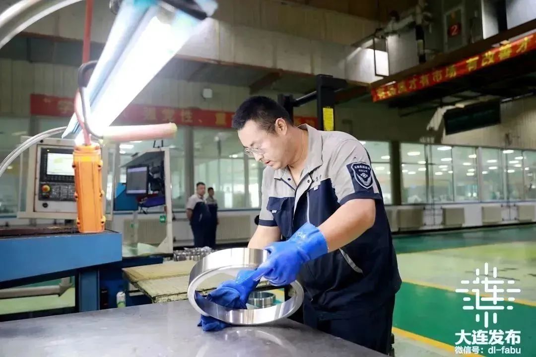 打卡大连,他们感觉太棒了!来自11个国家和地区的网络名人及国内网络媒体记者走进大连