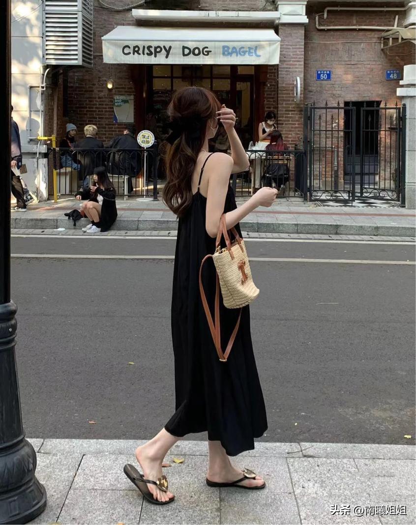 为啥现在的女生夏天都不穿凉鞋,为啥现在的女生夏天都不买凉鞋了