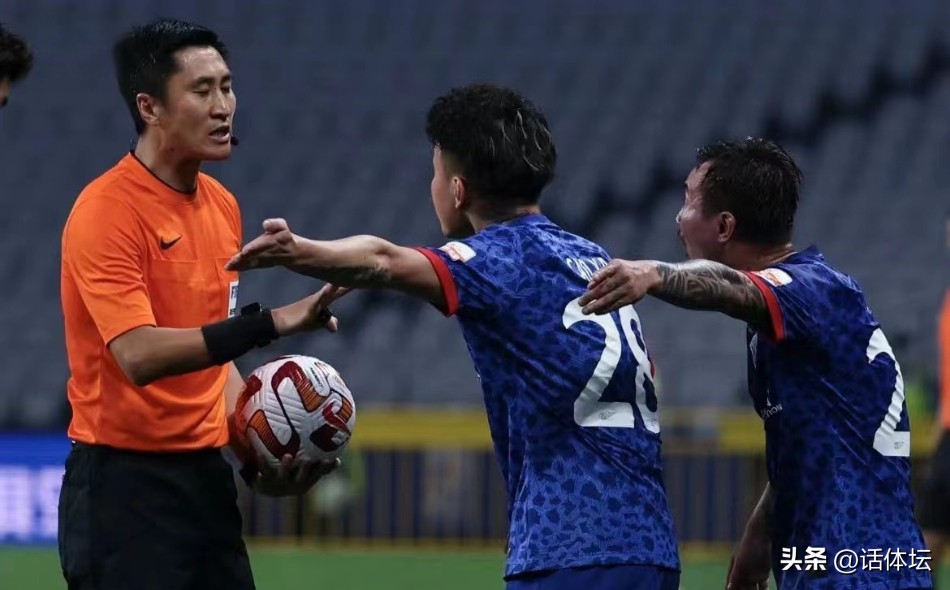 直播天津津门虎对山东鲁能泰山队,津门虎争议判罚