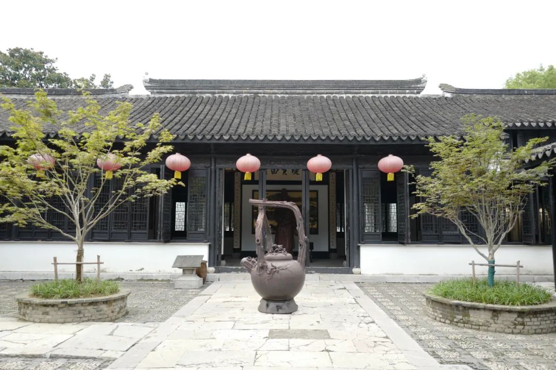 我去竹林避暑了，夏天过完再通知我！