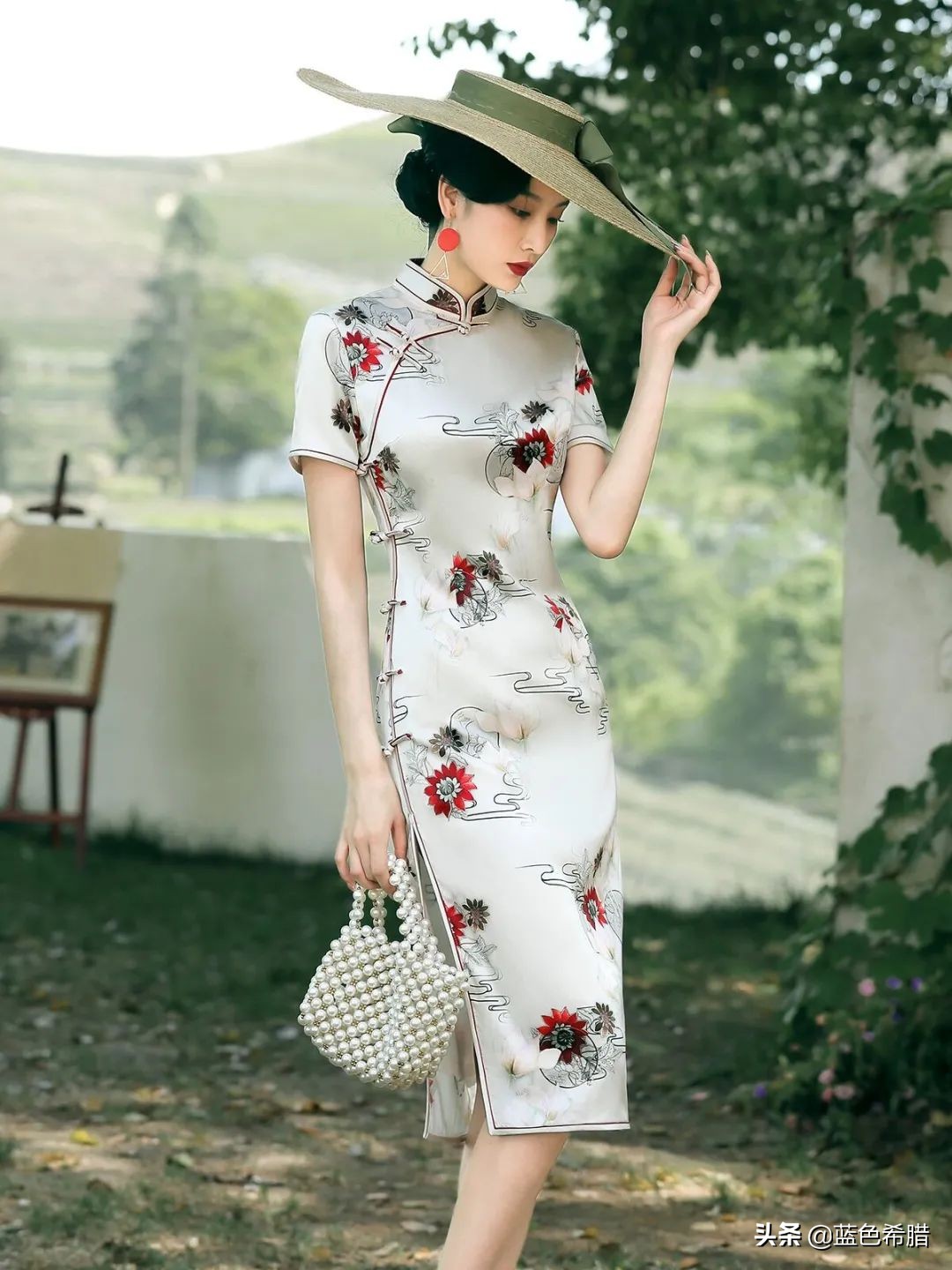 中年妇女冬季拍照摆姿势的技巧,拍照怎样摆好看的中年妇女pose