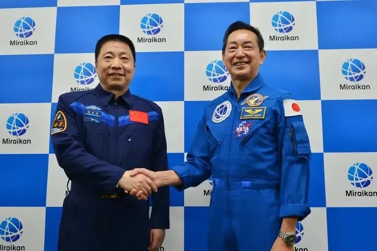 神16乘组出舱时间,神十六太空授课