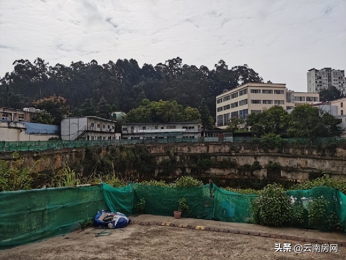 拿地已经十几年了房子能买吗,拿地10年才开发的房子容易烂尾吗