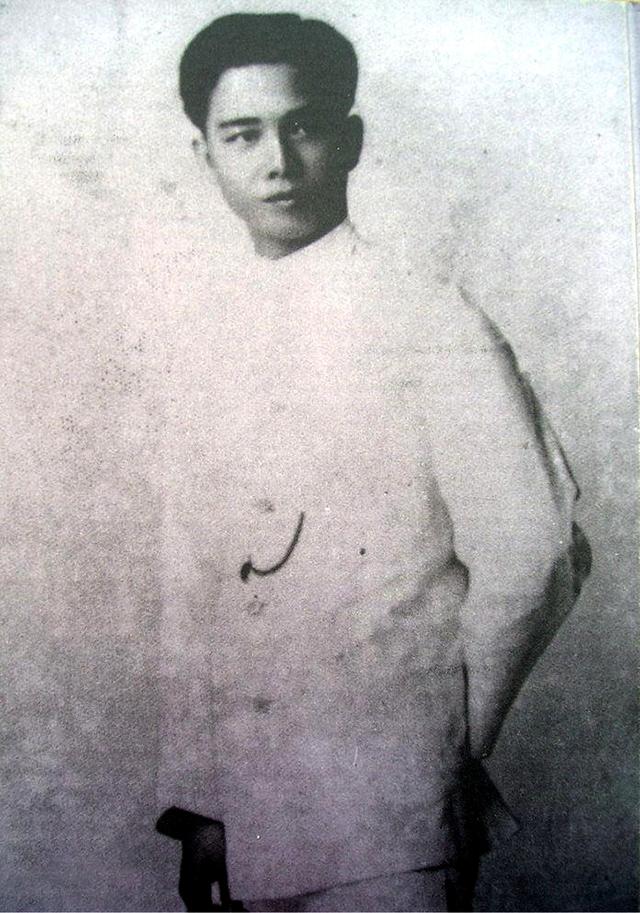 汪精卫炸开坟墓时的样子,汪精卫被炸掉的坟墓图片