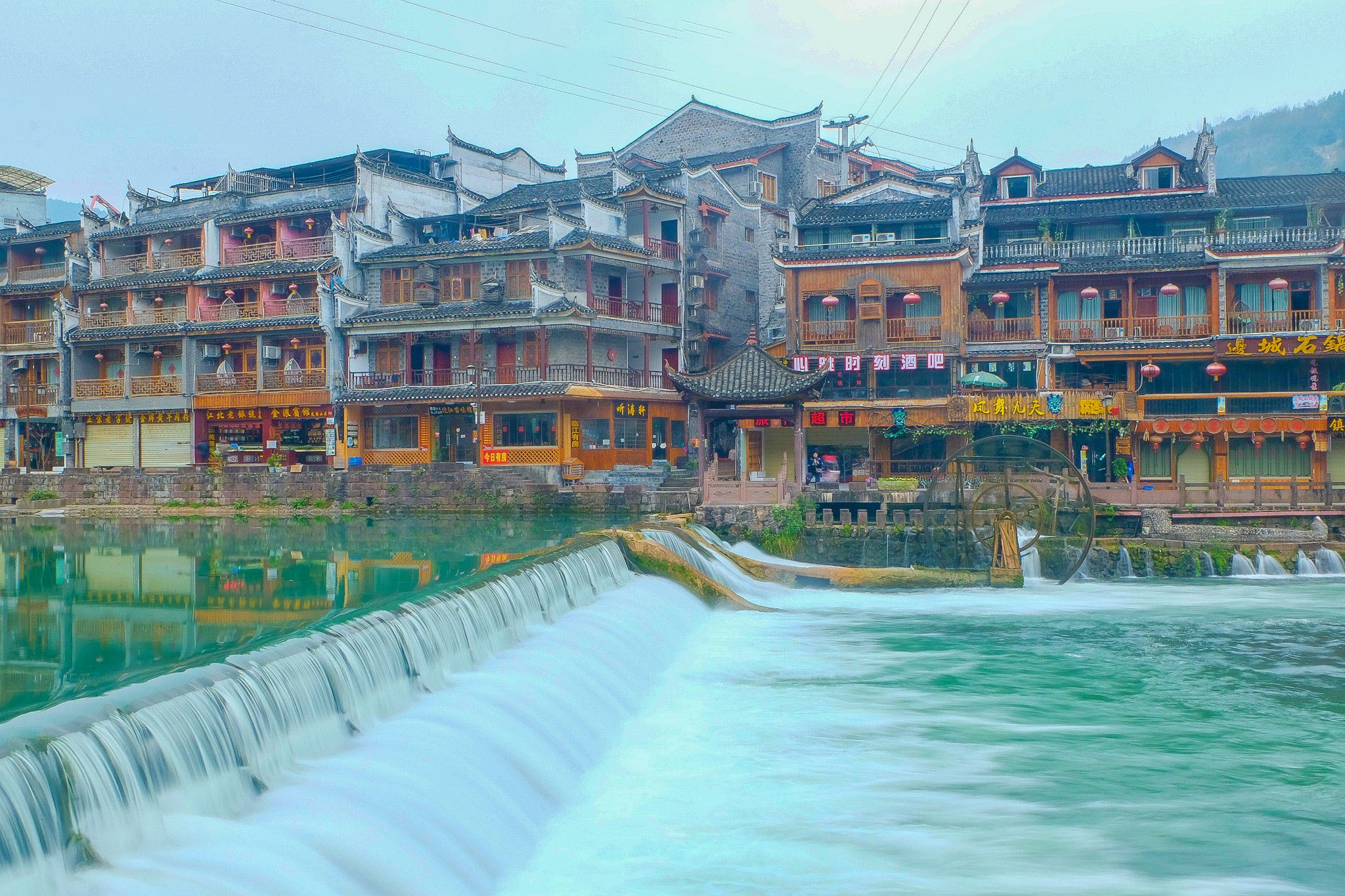 凤凰古城哪些景点需要门票免费,凤凰古城景点历史故事及传说