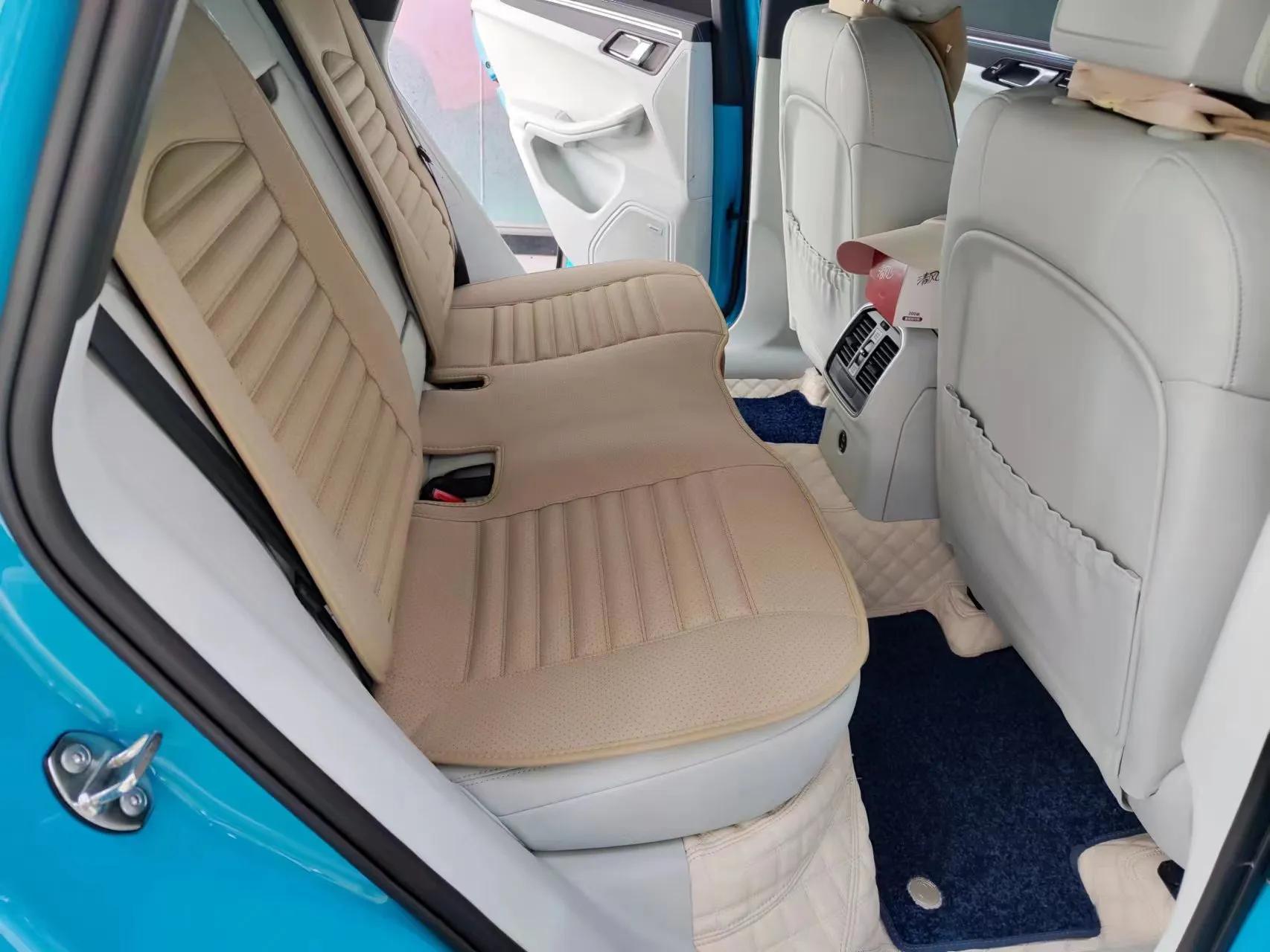 汽车脚垫坐垫更换,给自己的车换全套脚垫