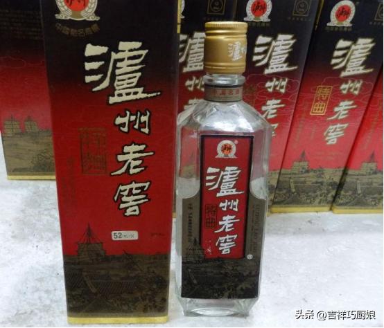 怪事！大批外国游客涌入四川，表面看似旅游，实则是盯上了白酒