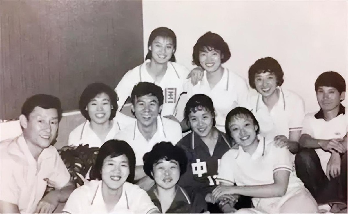 女排之父袁伟民近况,女排原教练袁伟民近况