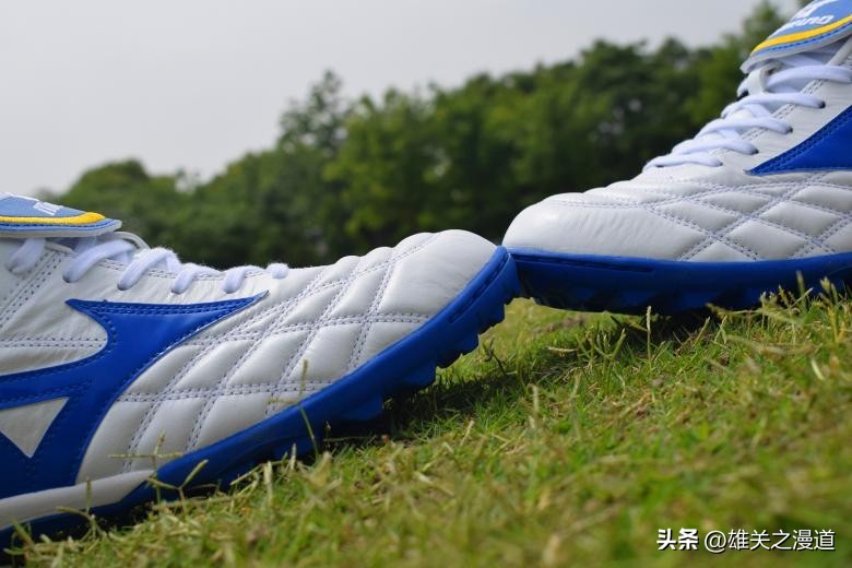 美津浓宽脚碎钉足球鞋推荐,足球鞋推荐中场宽脚美津浓