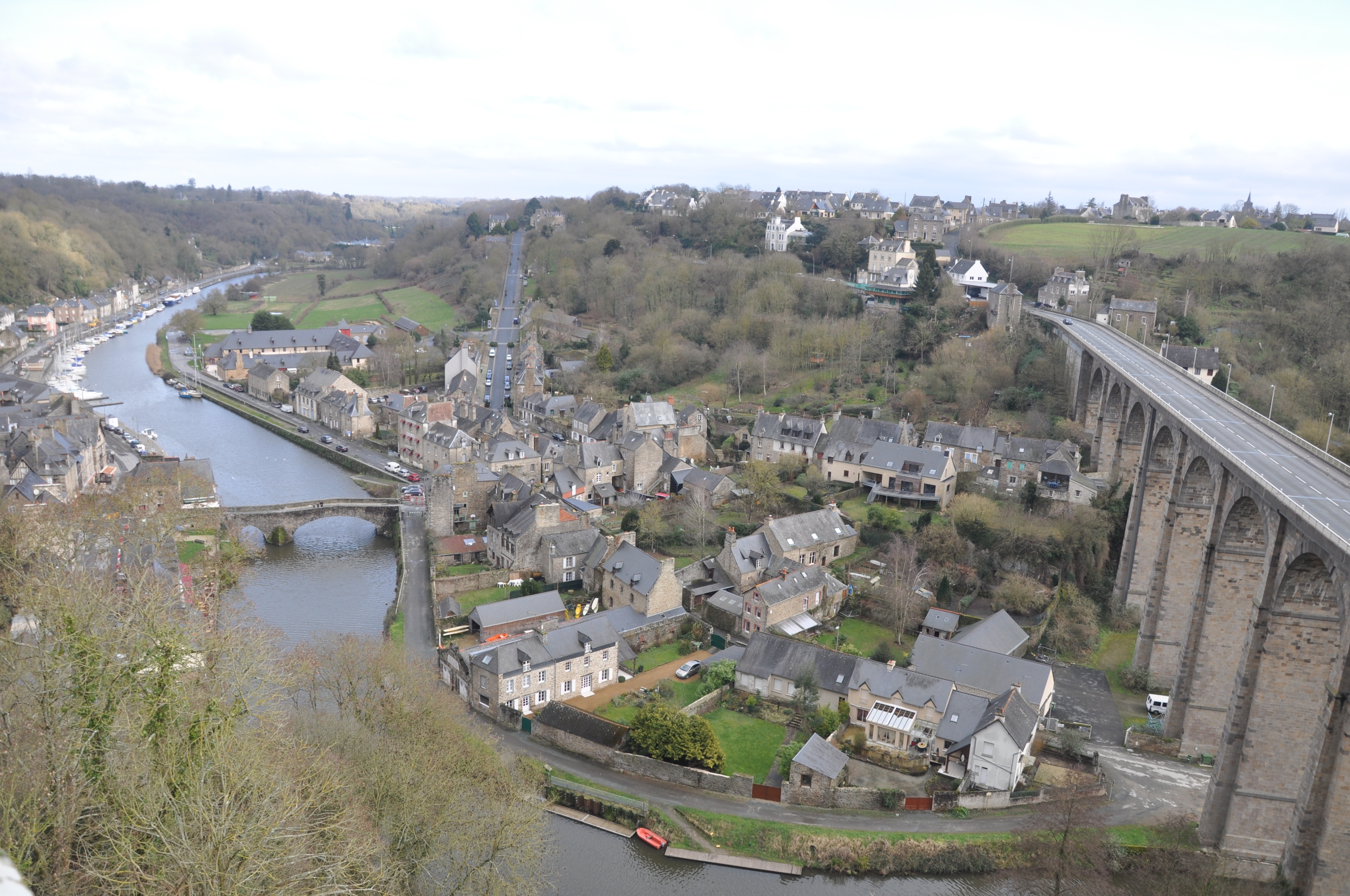迪南：凝固中世纪法国，时光回到布列塔尼荣耀，半木结构建筑如画