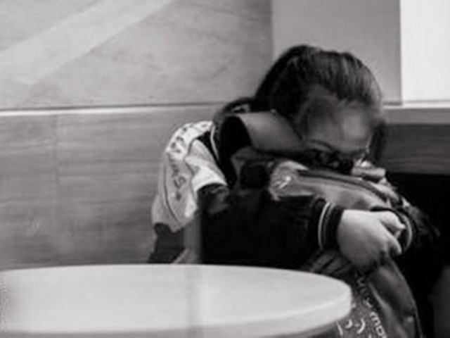 02年重庆夫妇遭投毒亡，村民白酒泡尸等待破案，家属追凶20年未果