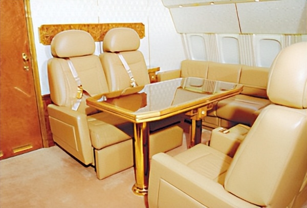 美国最牛的武装直升机,美国最牛飞机加一次油飞多少公里