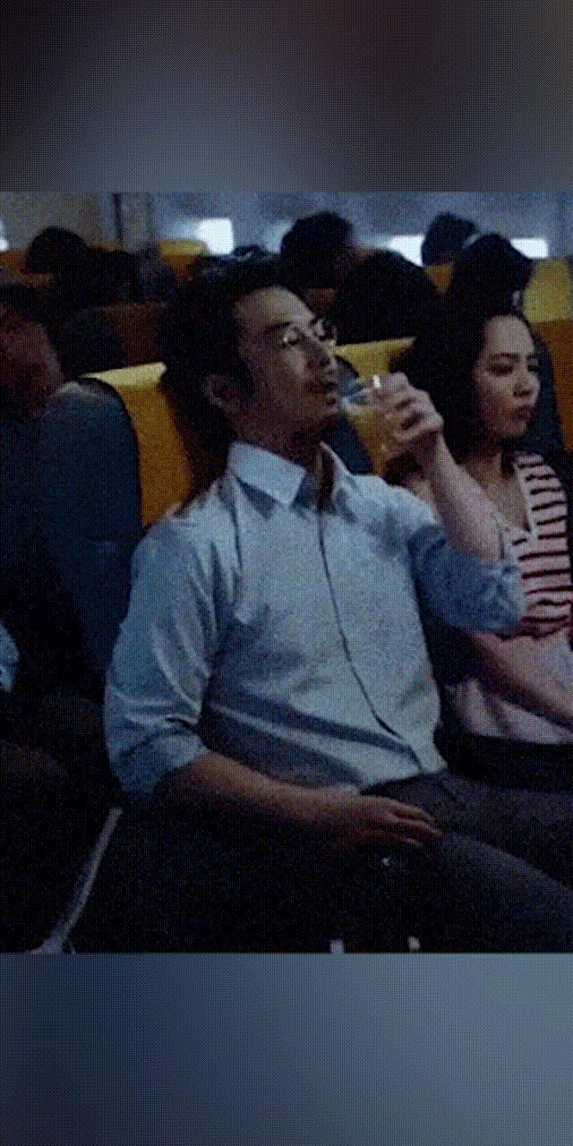 神回复：把大众车标扣下来清灰，里面藏了一个圆球，这是个啥？