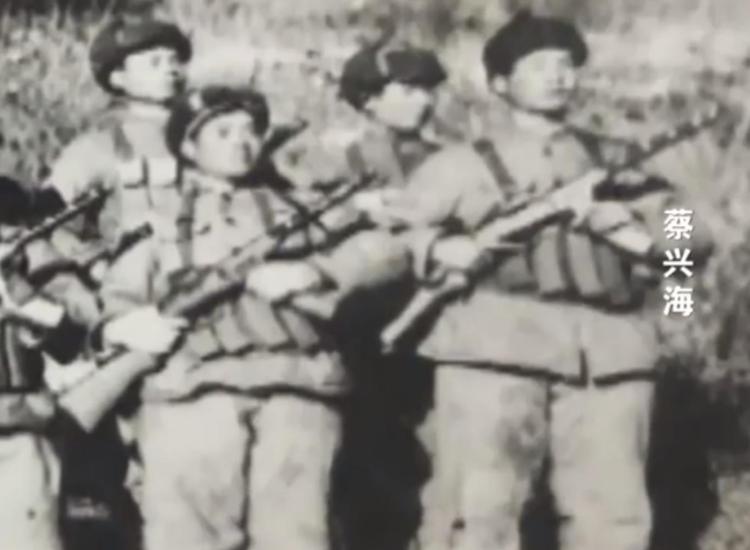 蔡兴海：发明“打空爆”玩法，9人干掉400人，美军以为高科技