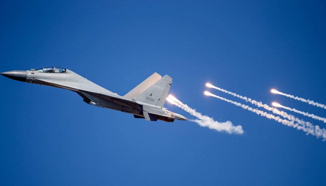 战斗机如何发现被锁定,战斗机被火控雷达锁定怎么知道