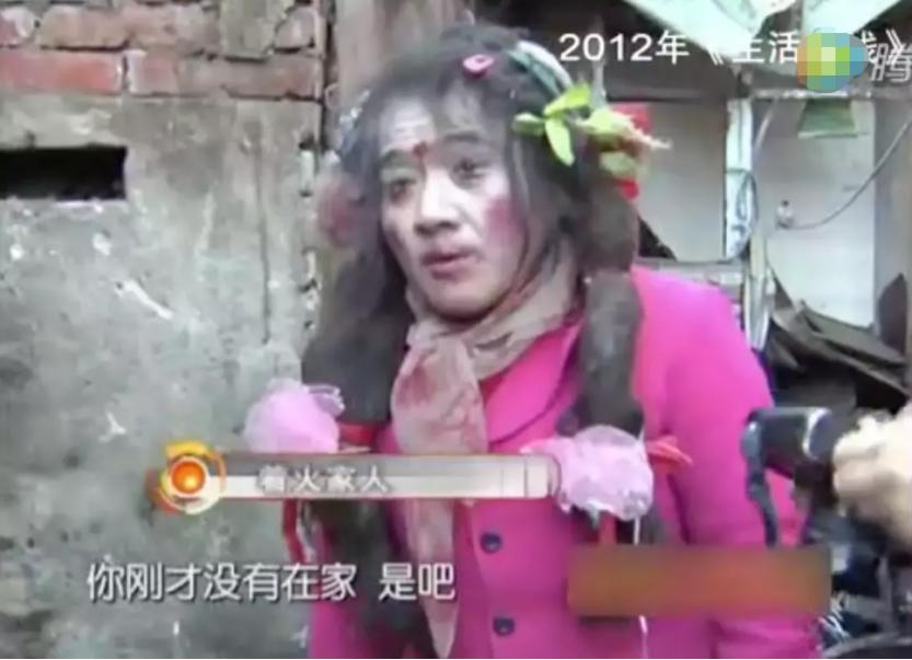 山东65岁拾荒大爷，每日扎小辫涂胭脂，无视他人嘲笑：我无愧于心