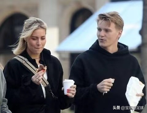 厄德高女友,厄德高与女友