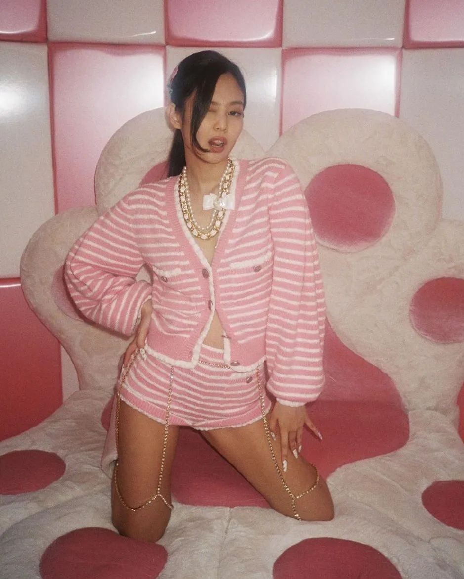 lisa最近同款粉色,lisamv绝美镜头粉色