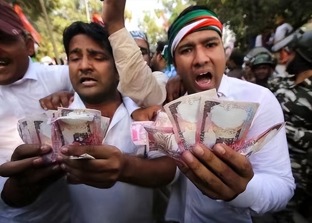 2018年印度民间发行百万张零元纸币，官方默认，用途使其大受欢迎