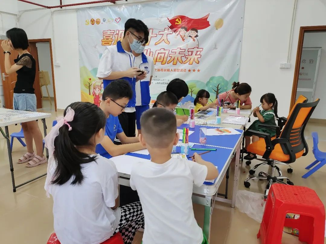 “童”游园，叙邻情，庆七一