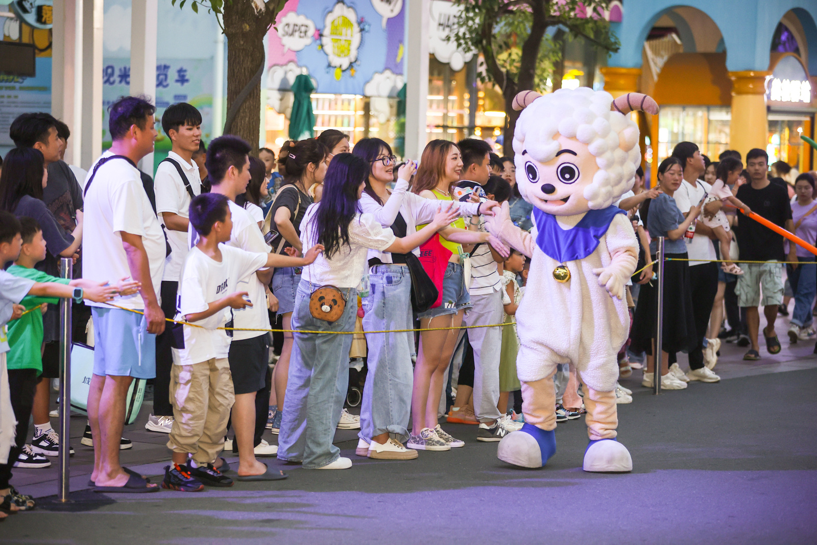 武汉欢乐谷六一儿童节有表演吗,六一儿童节欢乐谷人多吗