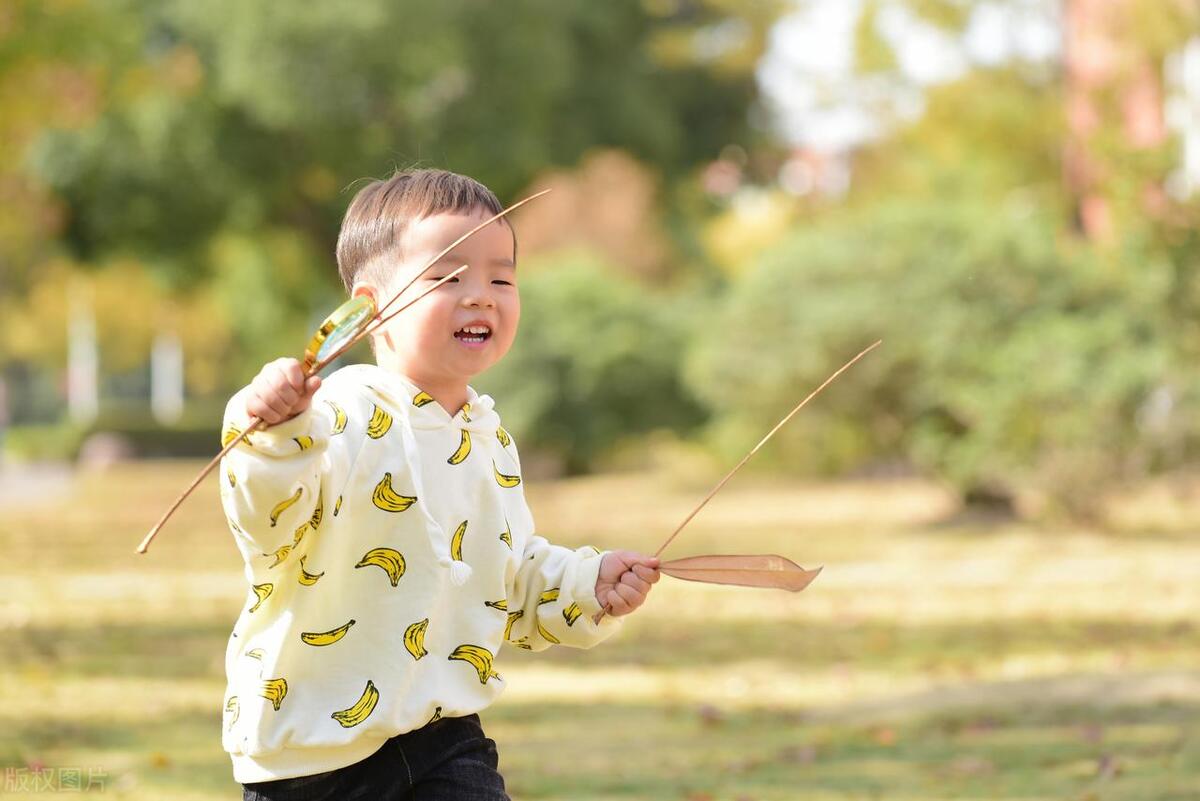 孩子不肯原谅父母该怎么开导,小孩不肯道歉怎么办