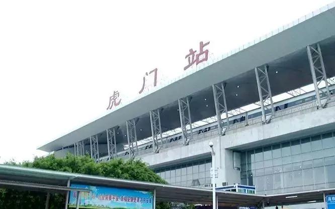 我，26岁，一年为女朋友花了20万，最后因她父母一句话 提出了分手