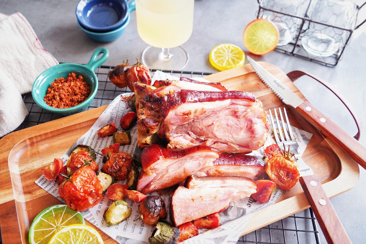 软烂不油腻的烤猪蹄你值得拥有,德国咸脆猪手如何烤才皮脆