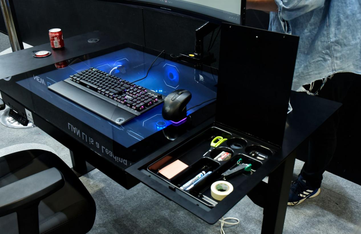 高效创新：联力发布一体升降电脑桌解决方案