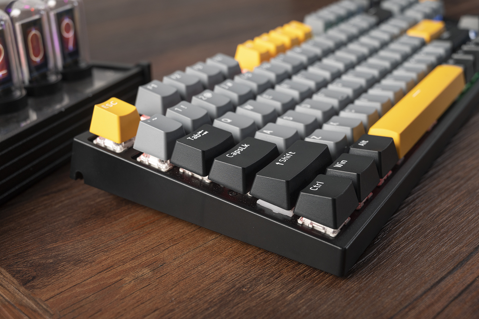 谁说机械键盘只适合电竞，文艺青年的礼物，迪摩F87歼星舰