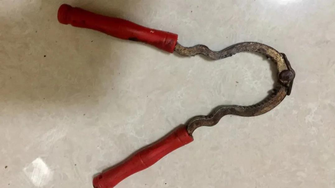 吃个鲜核桃真不容易,吃鲜核桃的季节到了