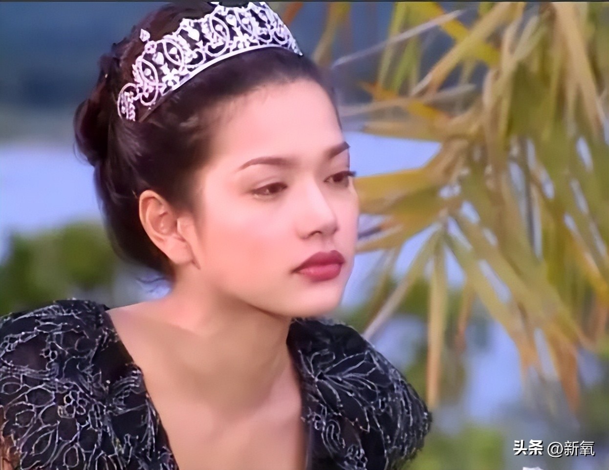 出道幻视Lisa后期艳过AB，为什么这张脸怎么折腾都好看啊…