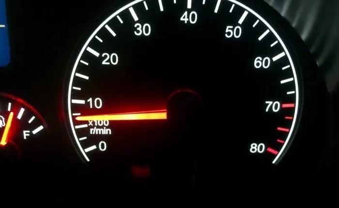 为什么不热车,原地热车和低速热车哪个更合理