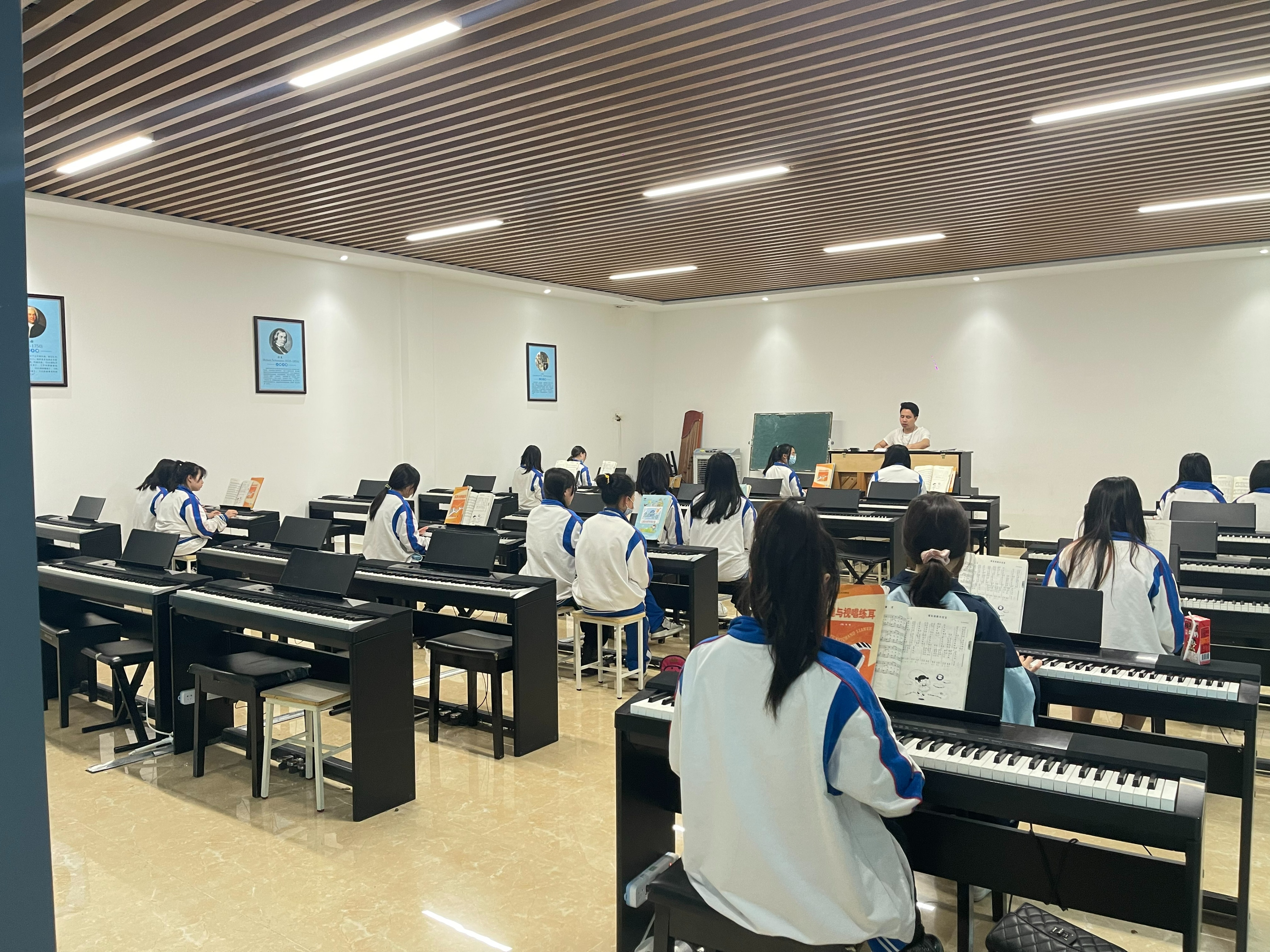 成都公办幼师专科学校推荐,成都天一幼师学校