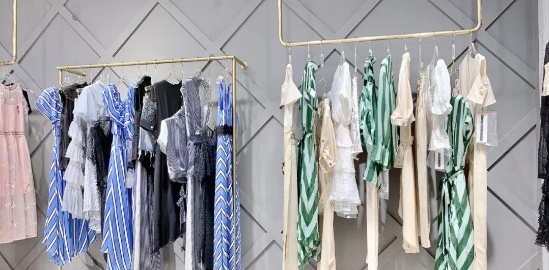 伊华欧秀连衣裙特价,伊华欧秀2019女夏季连衣裙