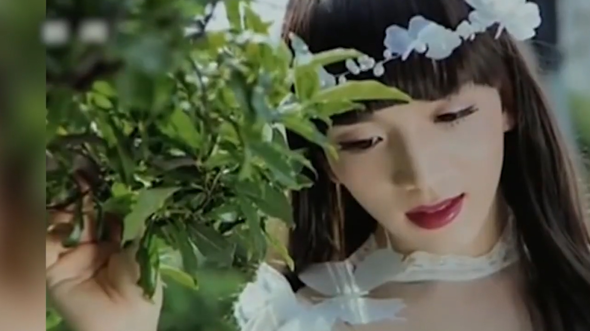 四川一男子扮女装,四川小伙沉迷女装