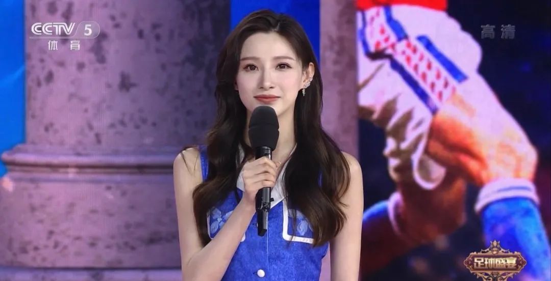 马凡舒回归《天下足球》，人气一路飙升，被赞是董卿接班人