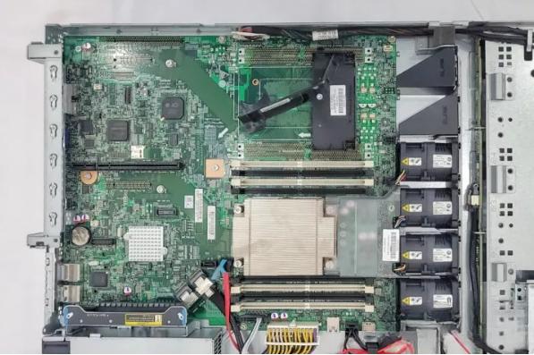 主板阉割的“艺术”——哪些接口可以砍？