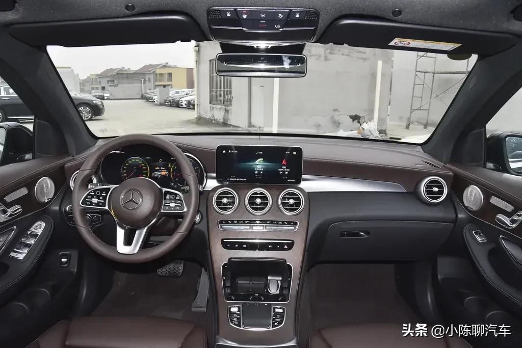 全款30万左右的奔驰glc,43万买glc260豪华款贵吗