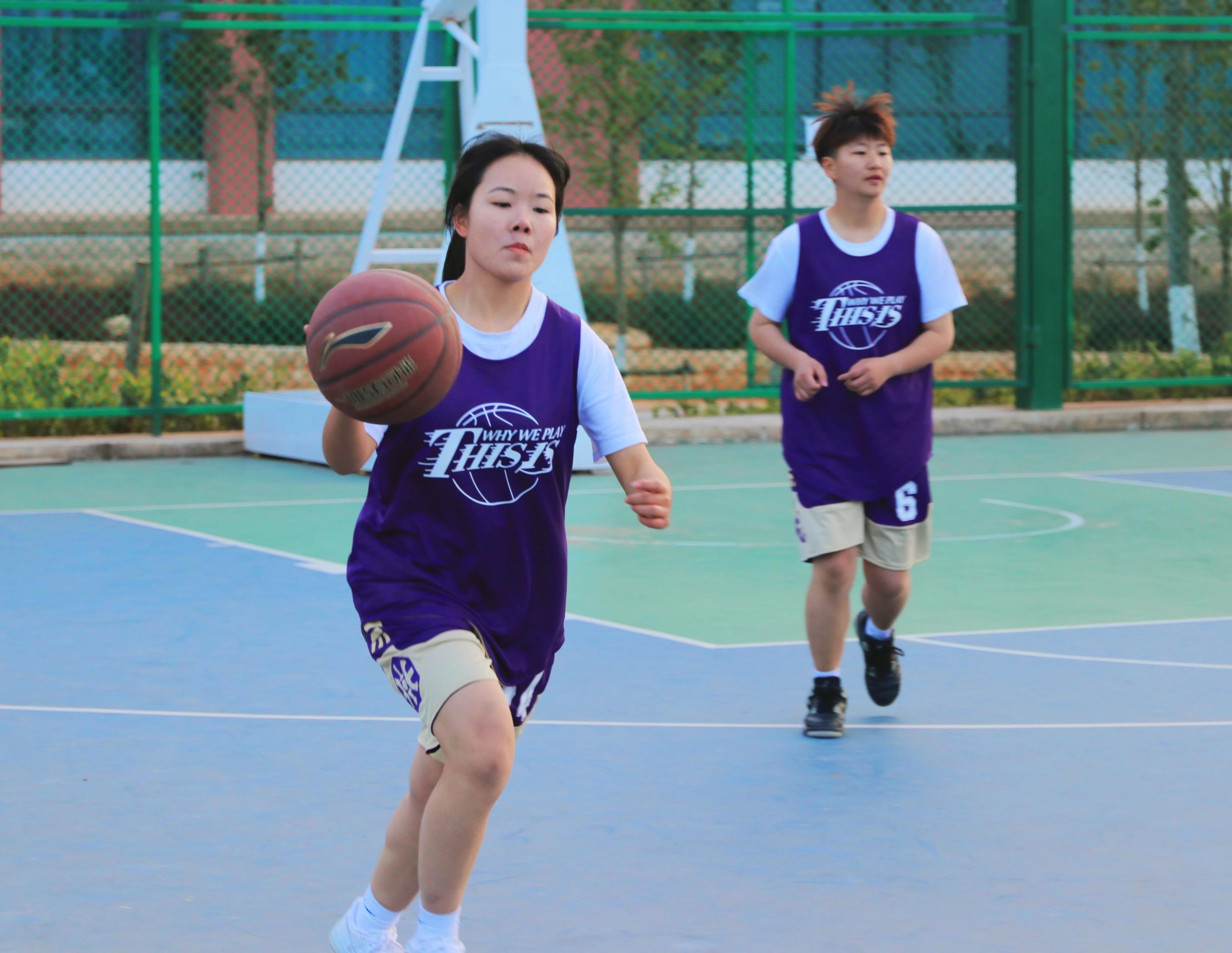 强强相遇巅峰对决,篮球赛的强强对决