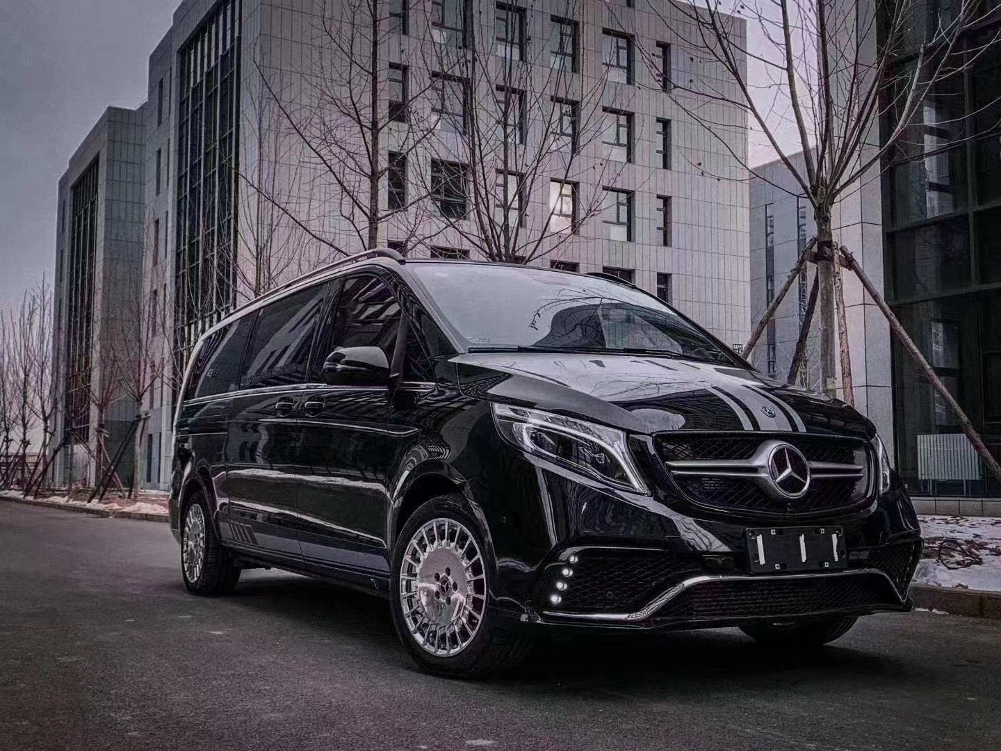 lv和奔驰合作的车,lv高端商务车