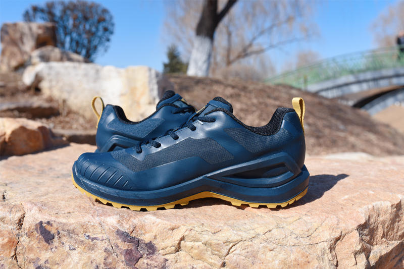 秋冬户外防水防滑软底徒步鞋,全防水全透气徒步鞋