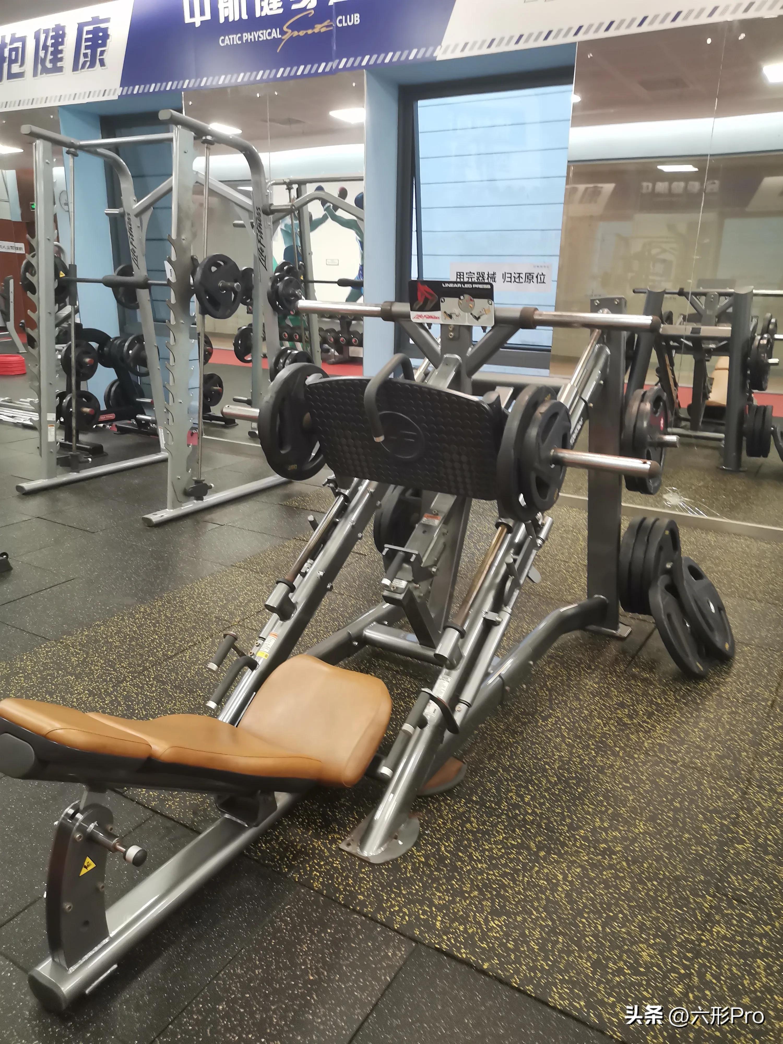 健身房力量训练器械有哪些,健身房器械入门全套