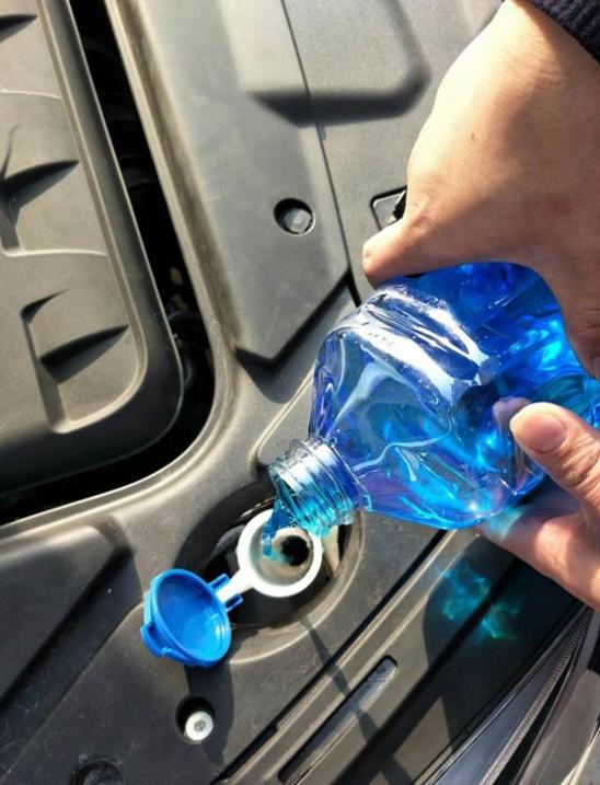 换汽车防冻玻璃水需要注意什么,零下温度汽车更换防冻玻璃水