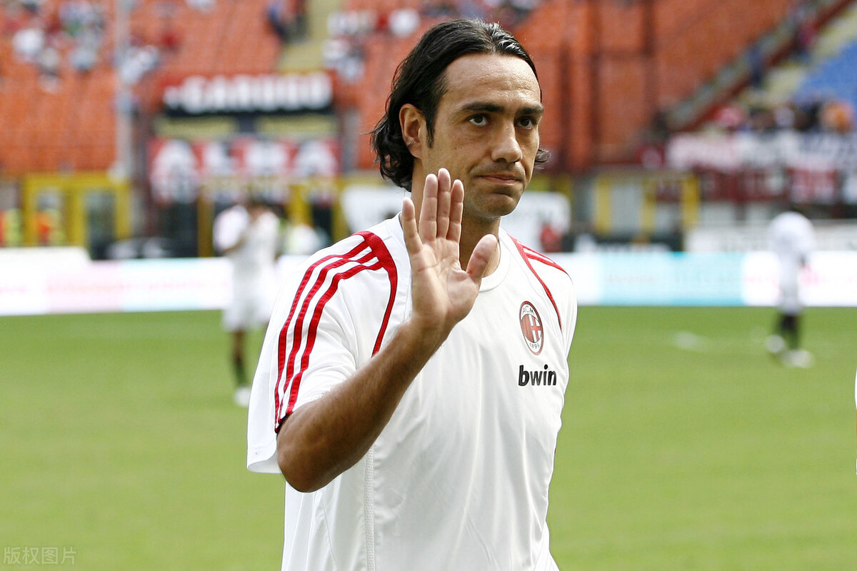 足坛十大中后卫传奇,历史足坛最佳中后卫