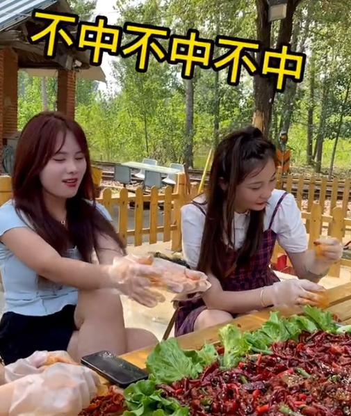 郑州李先生：全网最豪横的吃货，用茅台当料酒，五菱神车拉保险箱