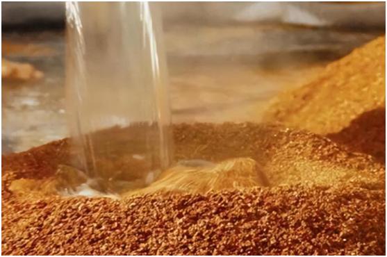 酿酒每斤酒成本多少,纯粮食酿酒一斤白酒成本有多少呢